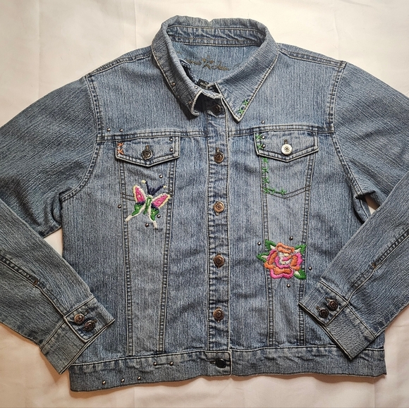 Arizona Jean Company Other - Arizona Jeans Girls Blue Jean Jacket With Flower And Butterfly Stitching Size XL